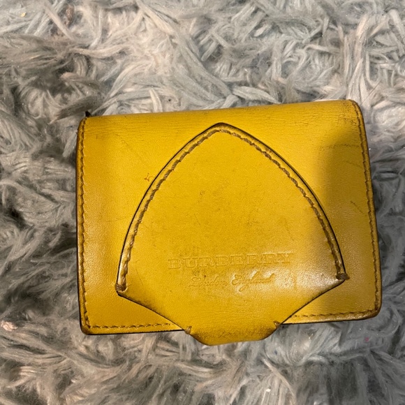Yellow Burberry Wallet with Card & Cash Slots - Picture 4 of 5